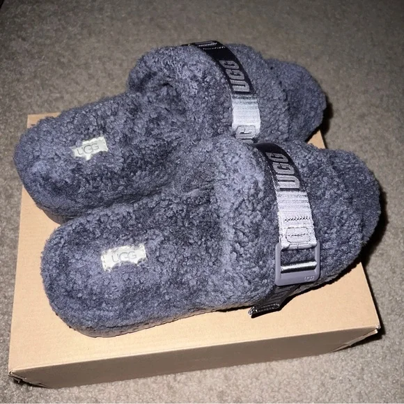 UGG Fluffita - Picture 4 of 11